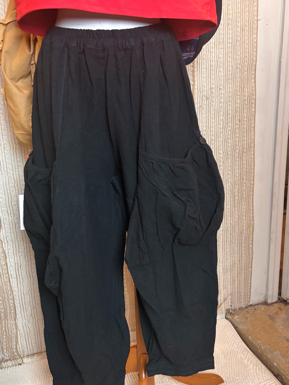 women's relaxed-fit cargo pants